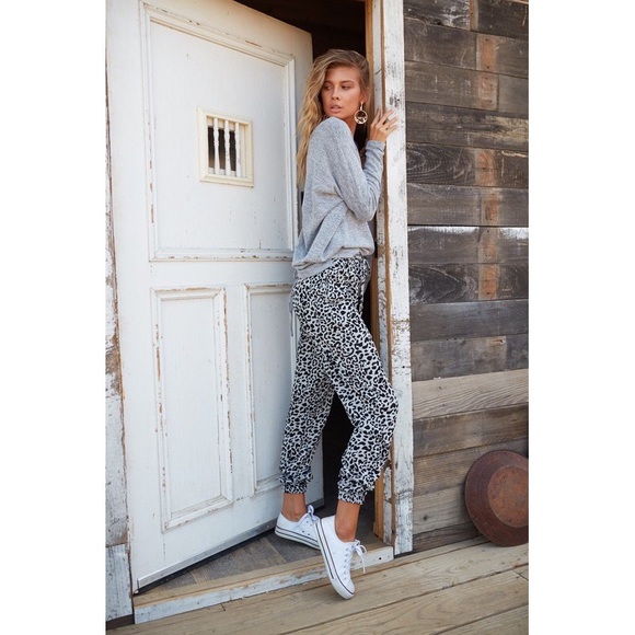 PREVIEW Sweet Spot Gray Leopard Print Joggers - Picture 4 of 10